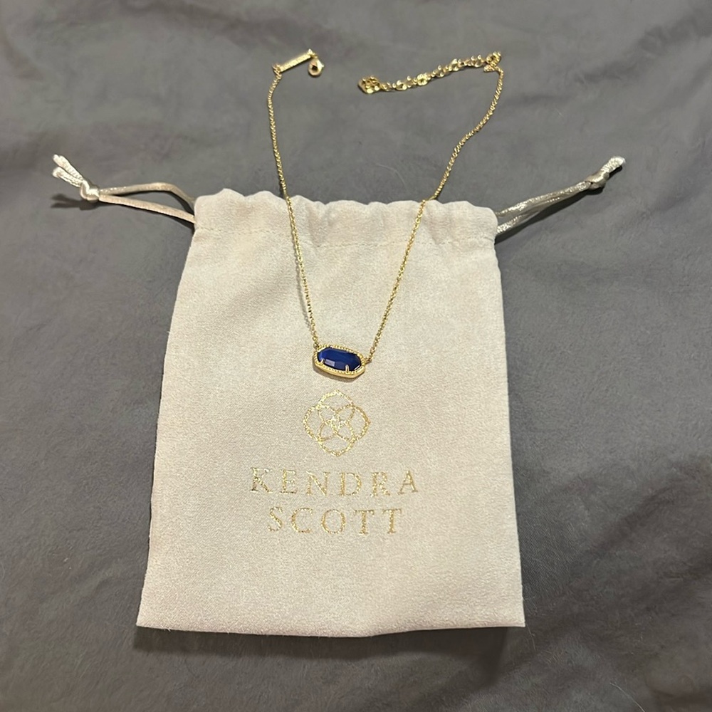Kendra Scott necklace
